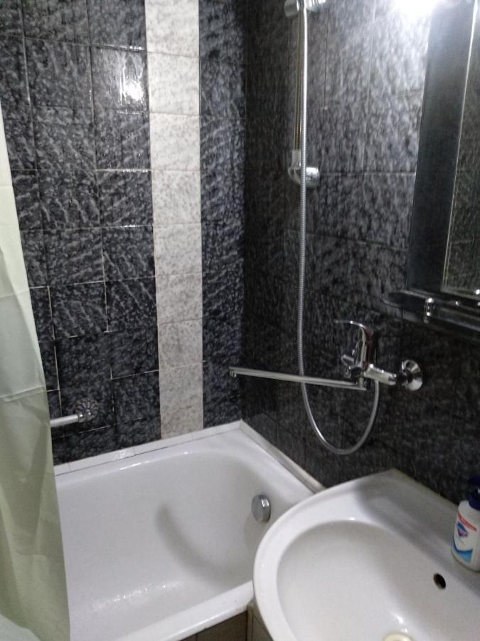 4-x Apartments Center Wi-Fi с 3-мя спальнями 95м2 Чернігів Екстер'єр фото